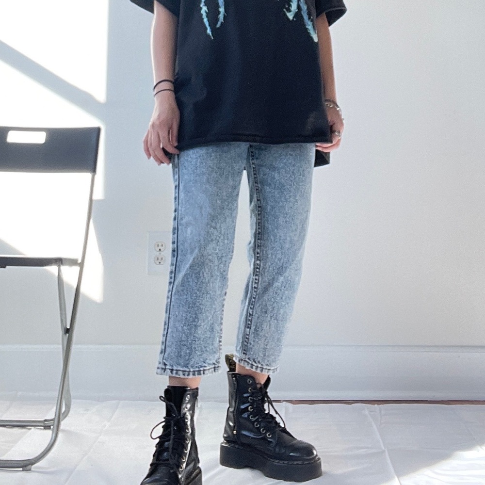 lee cropped acid wash denim jeans